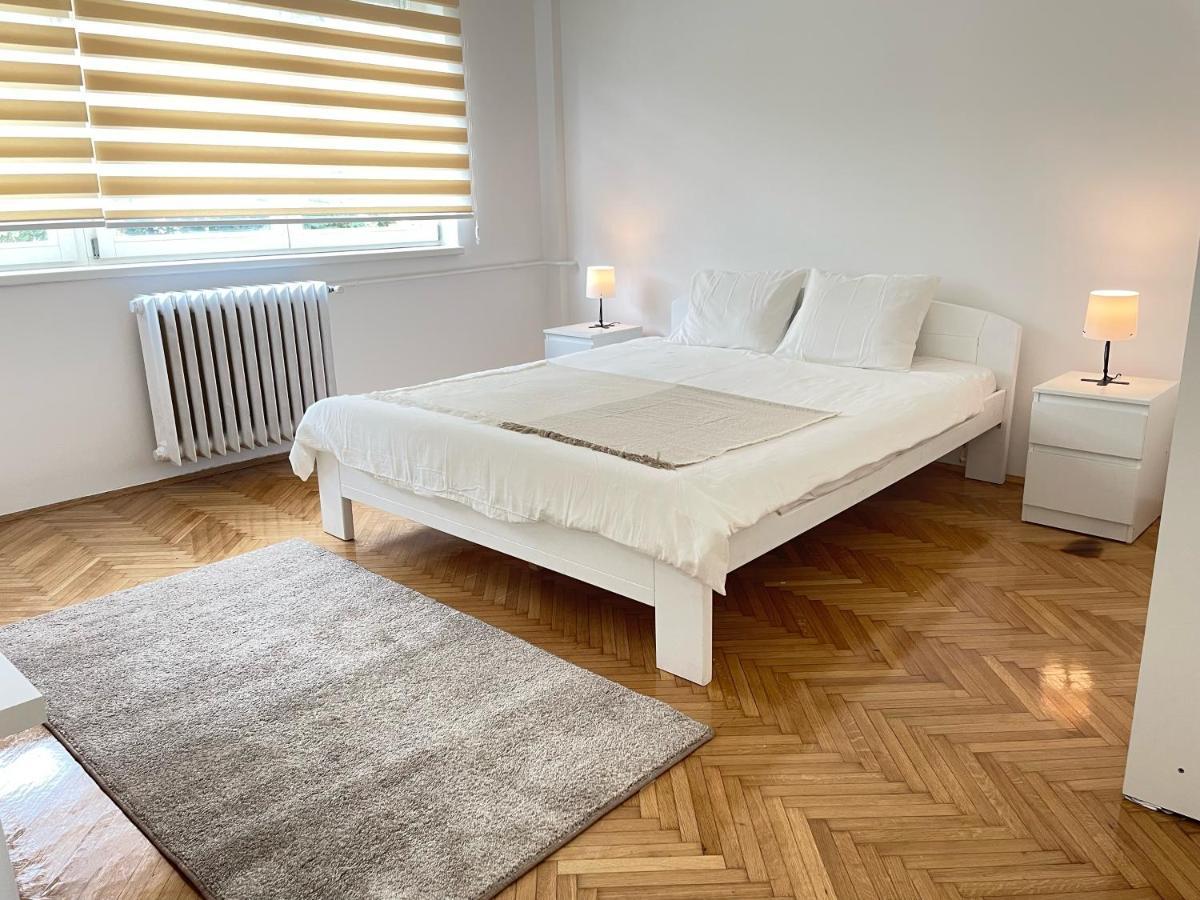 The Blue Velvet Apartment Belgrade Luaran gambar